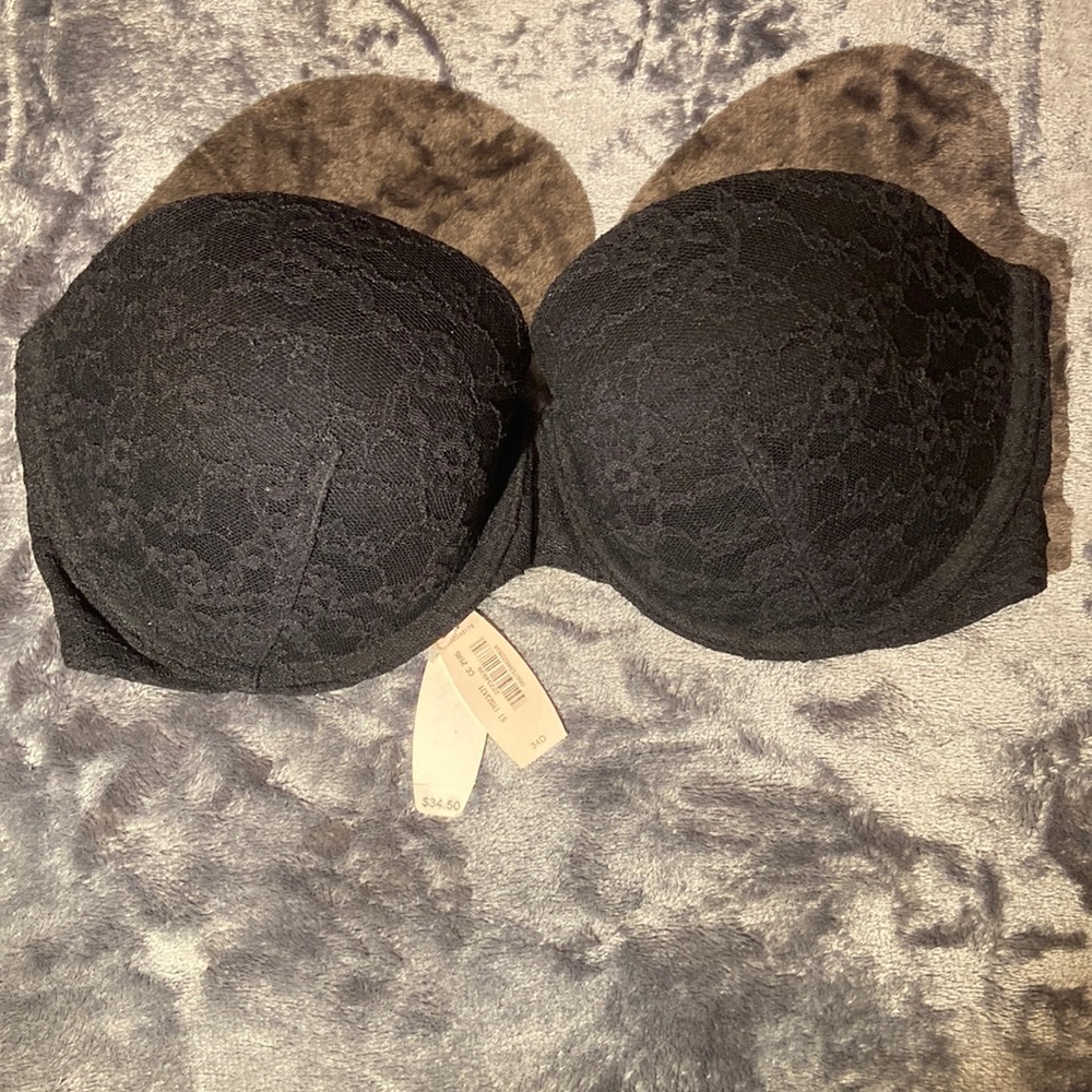BUNDLE DISCOUNTS! VICTORIA’S SECRET Black lace push up bra 34D NEW WITH TAG